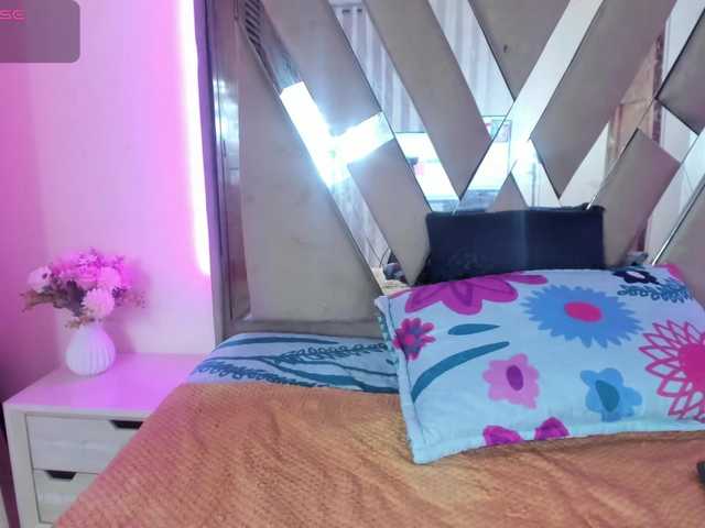 casey-lorens live cam on BongaCams