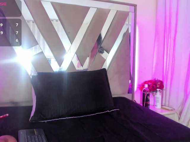 casey-lorens live cam on BongaCams