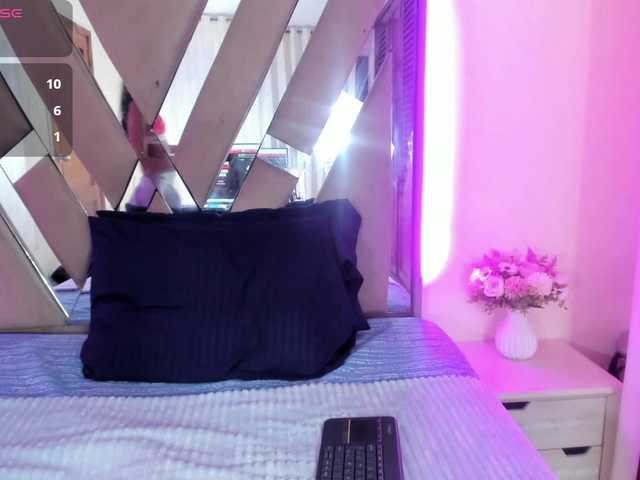 casey-lorens live cam on BongaCams