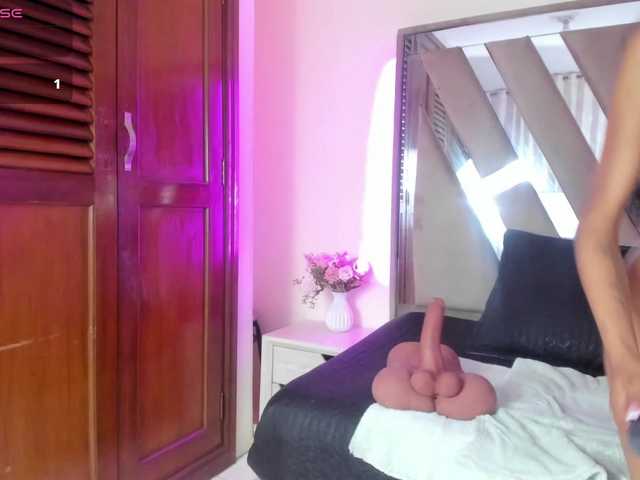 casey-lorens live cam on BongaCams