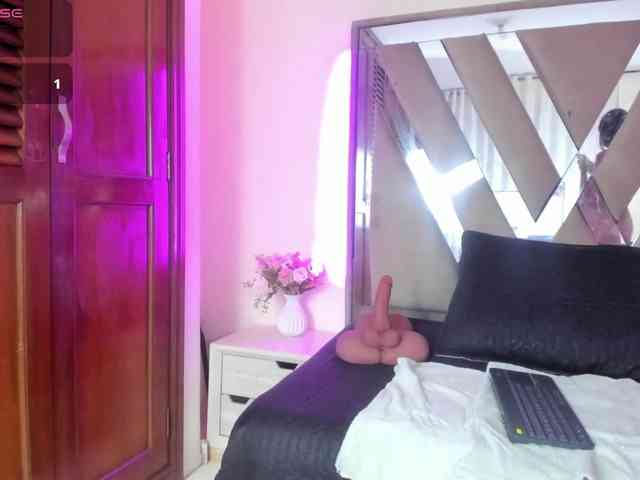 casey-lorens webcam