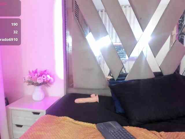 casey-lorens webcam
