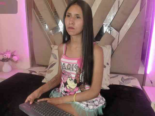 casey-lorens webcam