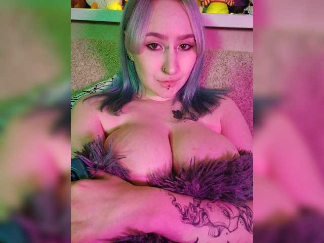 Darcy-666 live cam on BongaCams
