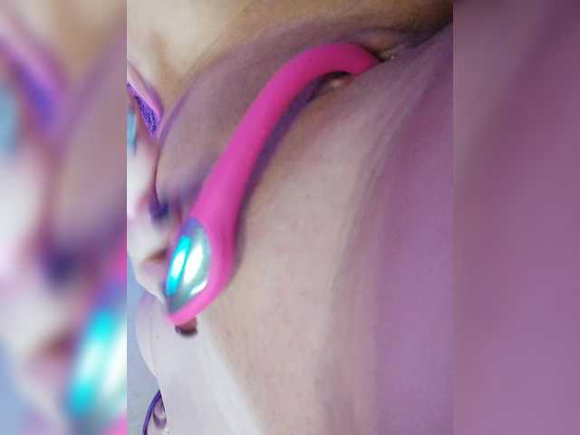 Darcy-666 live cam on BongaCams