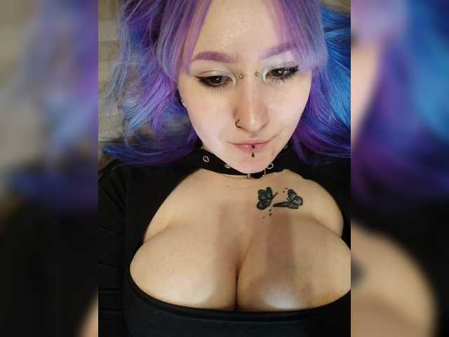 Darcy-666 live cam on BongaCams
