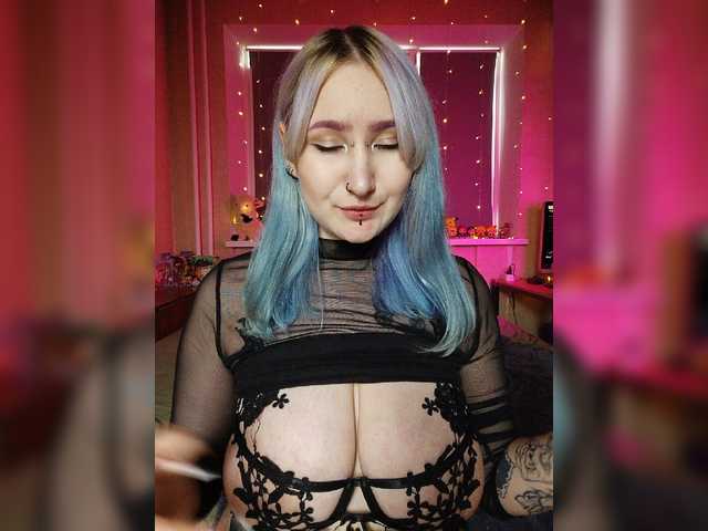 Darcy-666 live cam on BongaCams