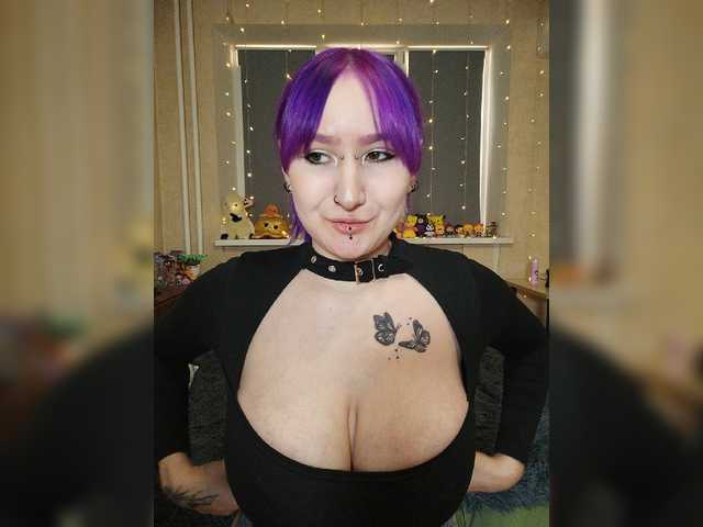 Darcy-666 live webcam show