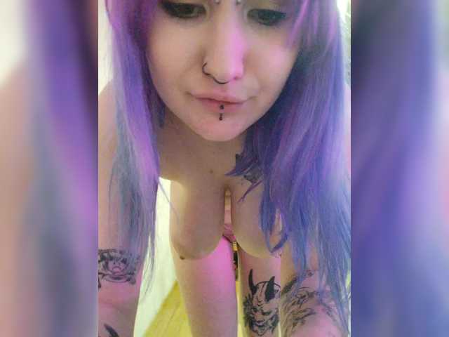 Darcy-666 live cam on BongaCams