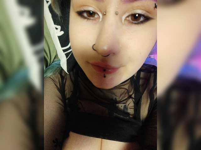 Darcy-666 live cam on BongaCams