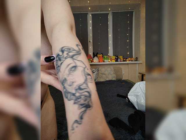 Darcy-666 live webcam show