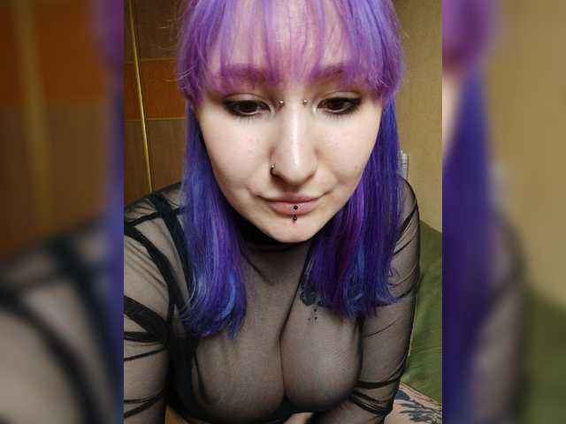 Darcy-666 live cam