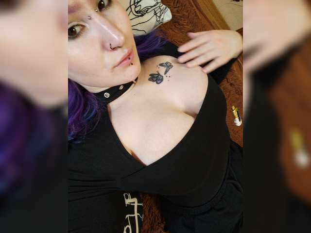 Darcy-666 live cam on BongaCams