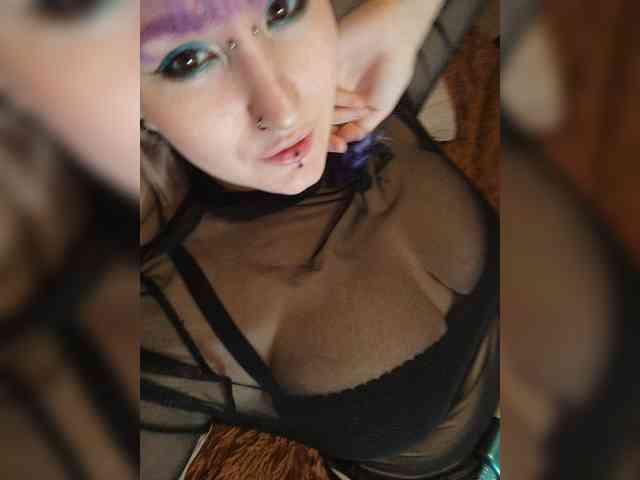 Darcy-666 webcam