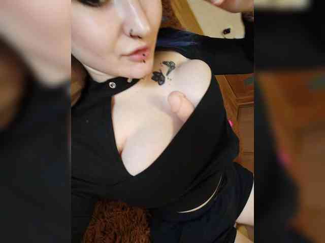 Darcy-666 webcam