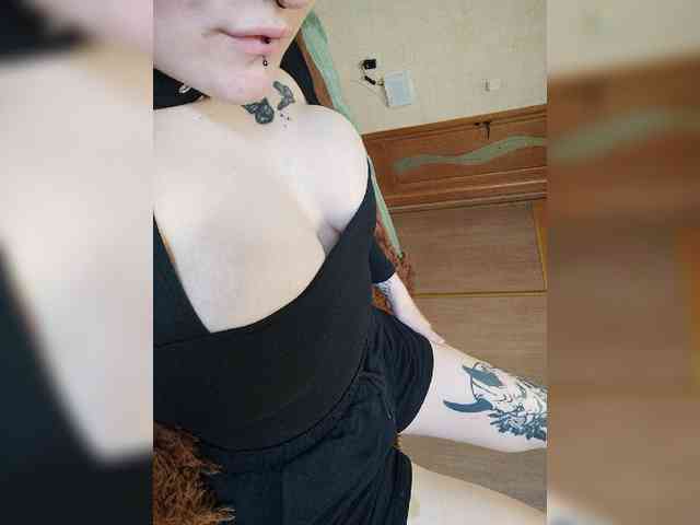 Darcy-666 webcam