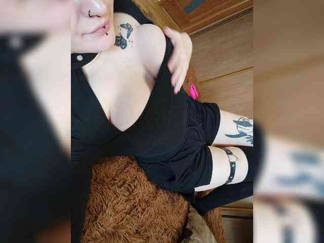 Darcy-666 webcam