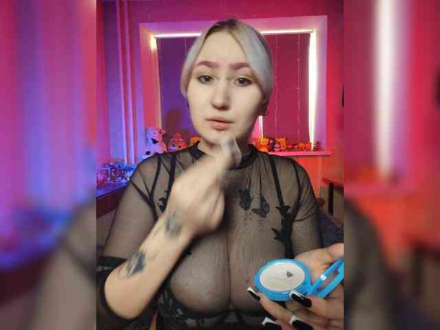 Darcy-666 webcam