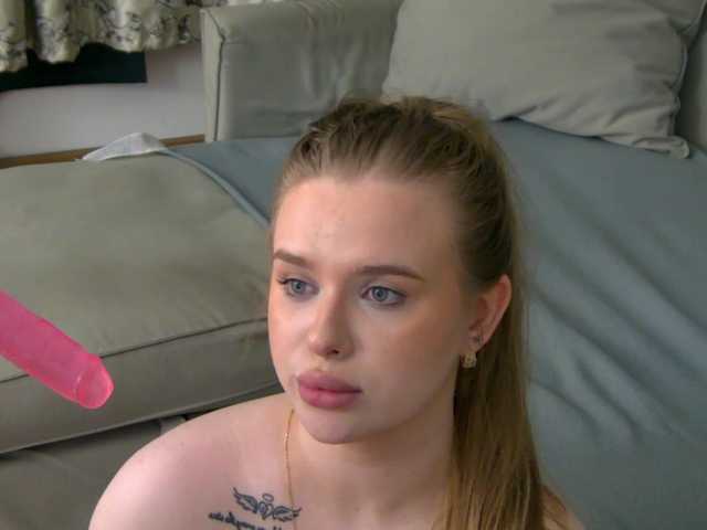 MishaRuss live cam profile preview on bongacams