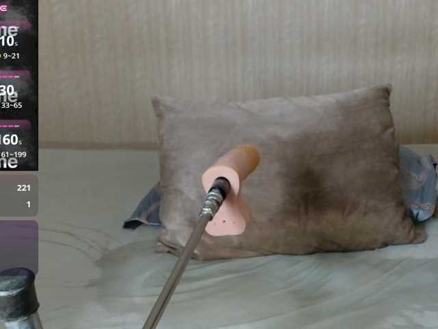 le modèle _VIKA4YOU__ est en webcam porno dans un show sur le site bongacams, il possède les tags suivants: White/Caucasian,Redhead,Shaved