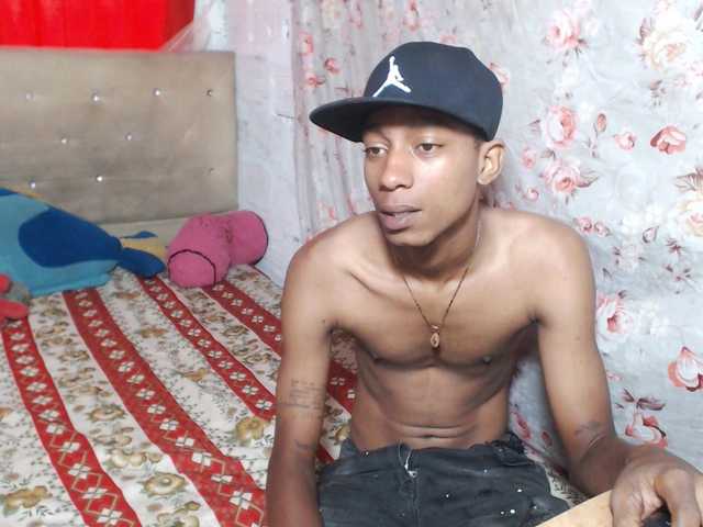 evaxxemma live cam on BongaCams