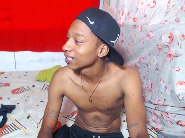 evaxxemma live cam on BongaCams
