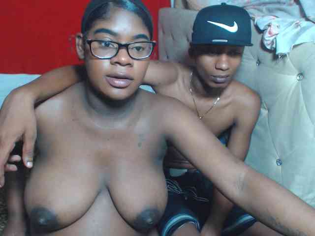 EvaAndEmma webcam