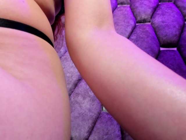 IsabelaBigAsss live cam on BongaCams