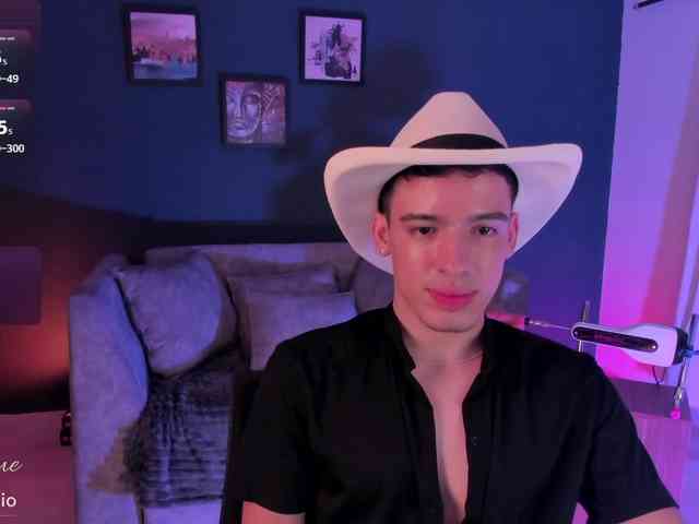 DavidOsoriox Live Webcam on BongaCams