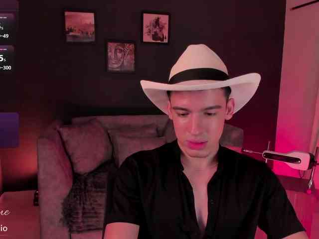 DavidOsoriox Live Webcam on BongaCams