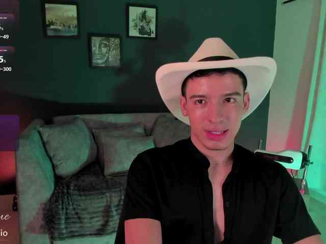 DavidOsoriox Live Webcam on BongaCams
