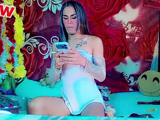 SharonXGolD live webcam show