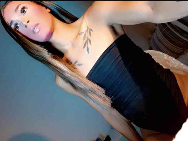 SharonXGolD Live Webcam on BongaCams