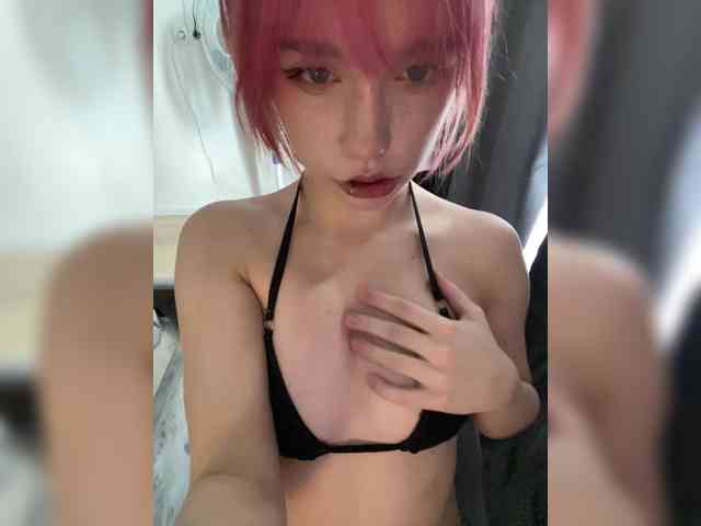 rubydalloss live female cam on bongacams