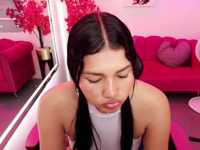 Julie-preston live cam on BongaCams