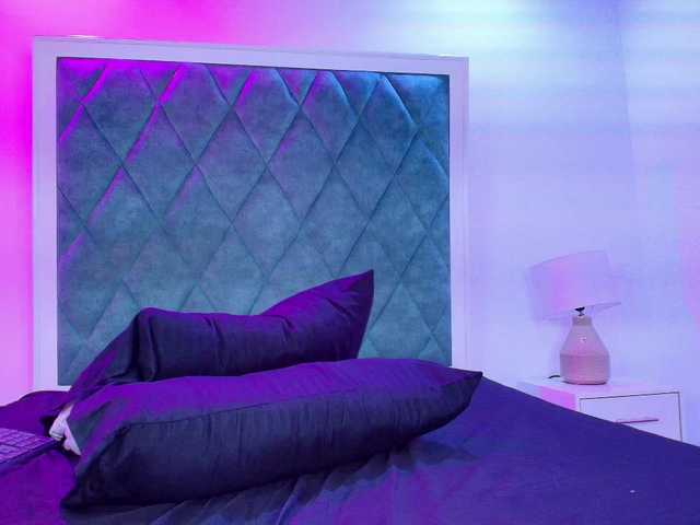 Julie-preston live cam on BongaCams