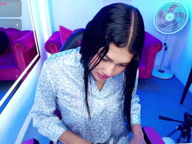 Julie-preston live cam on BongaCams