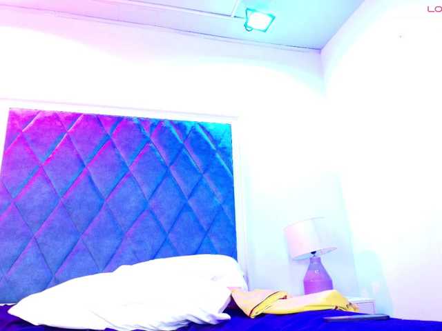 Julie-preston live cam on BongaCams
