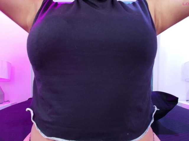 Julie-preston live cam on BongaCams