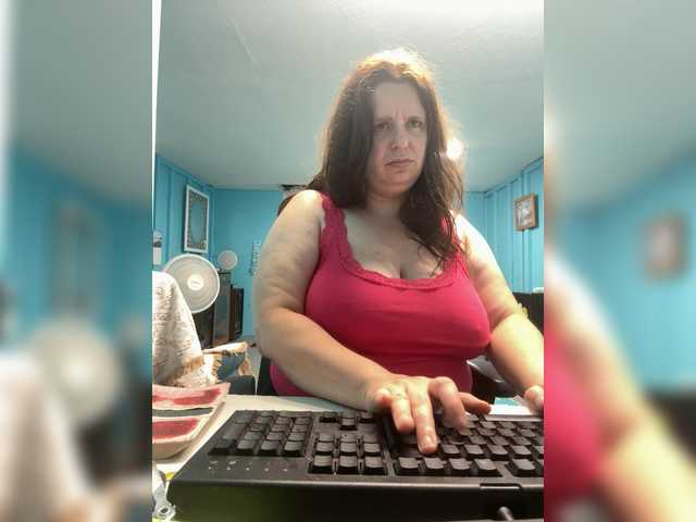 Milfonvacation live cam on BongaCams