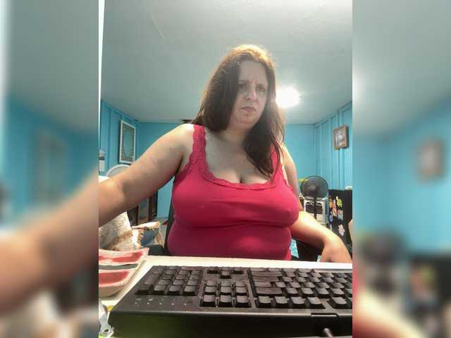 Milfonvacation live cam on BongaCams