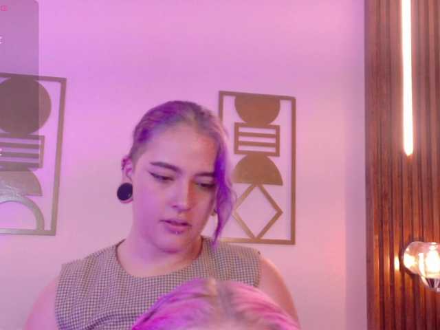 Winchester-Hanna live cam on BongaCams