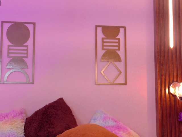 Winchester-Hanna live cam on BongaCams