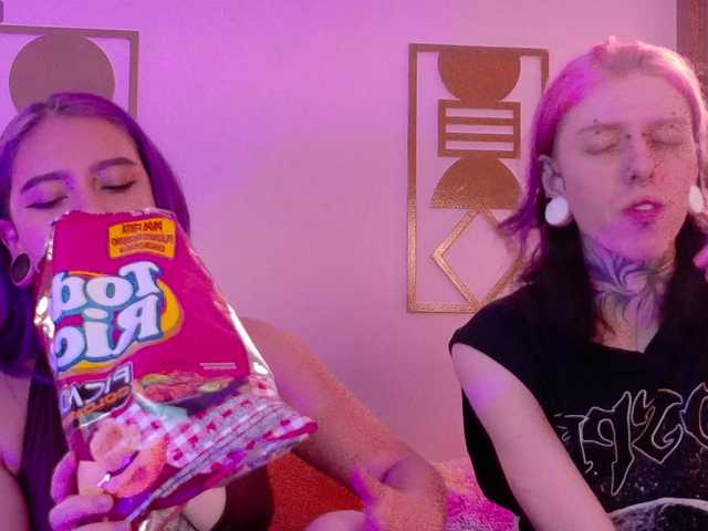 Winchester-Hanna live cam on BongaCams