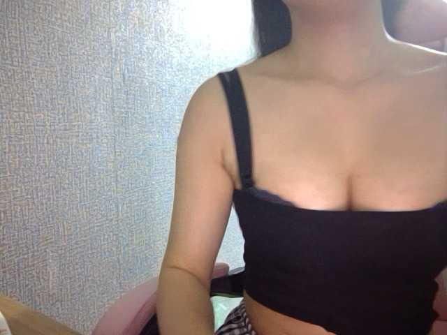 Lynny-1 live cam on BongaCams