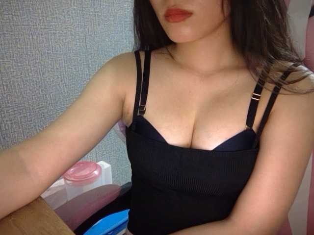 Lynny-1 live cam on BongaCams