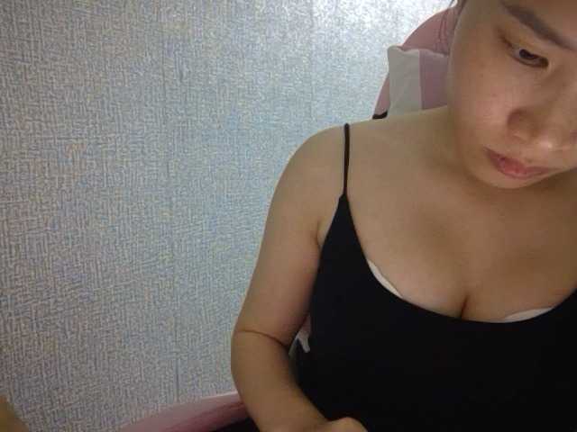 Lynny-1 live cam on BongaCams