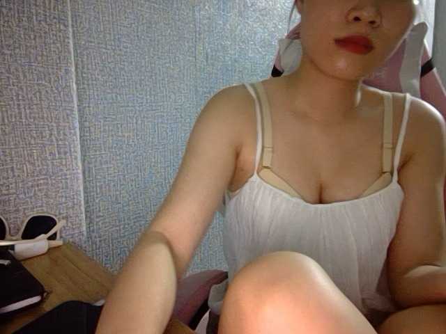 Lynny-1 live cam on BongaCams