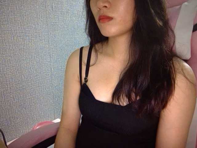 Lynny-1 live cam on BongaCams