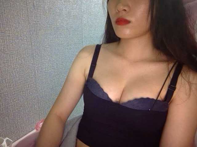 Lynny-1 live cam on BongaCams